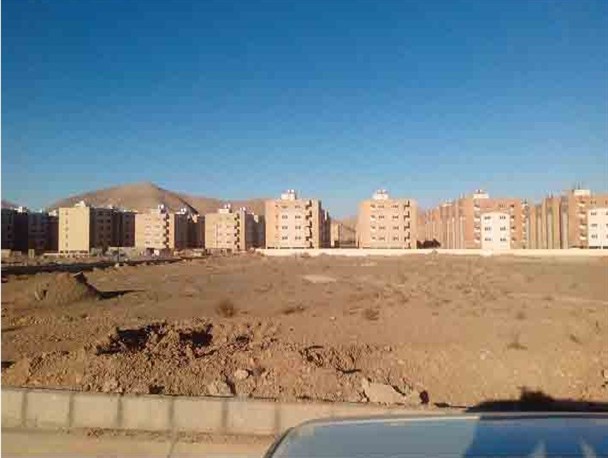 وضعیت اسفناک مسکن مهر فولادشهر/ فقط مسیر بازدید مسئولین وزارتخانه آسفالت شد! +تصاویر