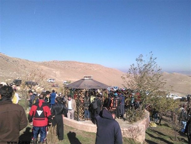 مراسم هشتمین سالگرد درگذشت کوهنورد بوکانی  برگزار شد