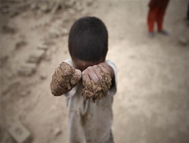 گرمابخش دستهای کوچکشان باشیم