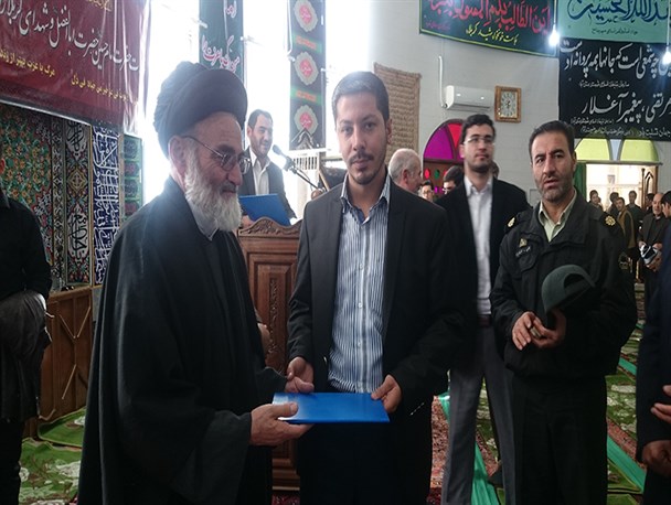 تقدیر از فعالان قرآنی توسط امام جمعه شهرستان بستان آباد