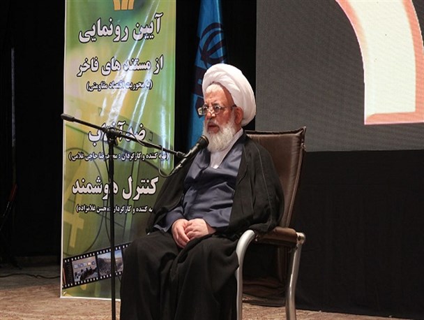 سبک های عزاداری های یزد حفظ شود/استکبار به دنبال انحراف دنیا از مسیر دین