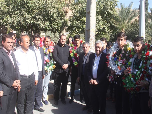 تکواندوکاران مدال آور با استقبال مردم و مسئولین وارد شهرستان سرپلذهاب شدند+ تصاویر