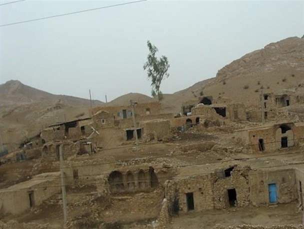 ۲۰ دقیقه در روز٬ سهم ذخیره آب روستای آرند چرام/اینجا مردم آب به هم قرض می دهند+تصاویر