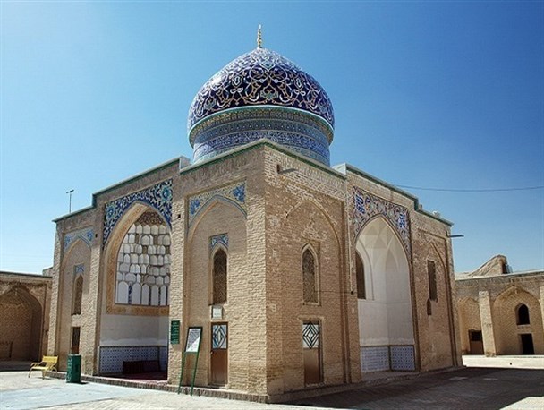 مسکوت ماندن طرح جامع توسعه امامزاده محمد(ع)تفرش/حیاط امامزاده مسقف می‌شود
