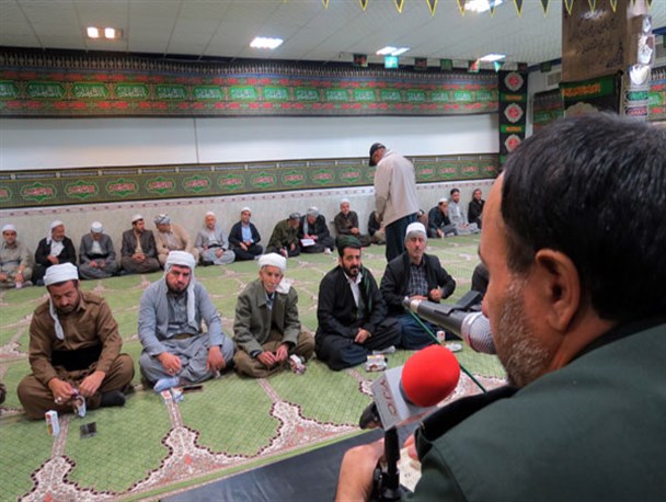 نشست صمیمی فرمانده سپاه سنندج با ماموستاهای اهل سنت/رحیمی زاده: ماموستاها محل وثوق مردم و مسئولین هستند