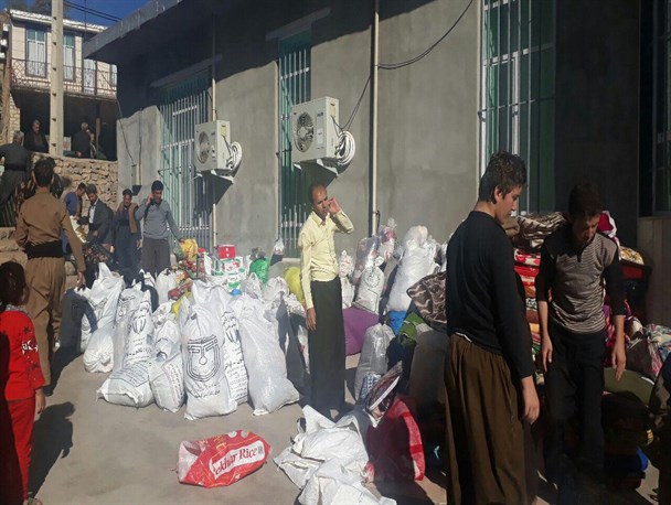 ارسال کمک های مردمی شهر شاهو به زلزله زدگان استان کرمانشاه+تصاویر