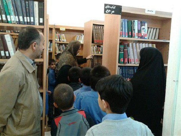 بازدید کودکان مدارس از کتابخانه سعدی بندرترکمن +تصاویر