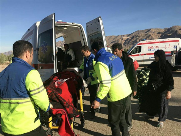 امداد رسانی اکیپ درمانی پارس آباد به بیش از 120 مصدوم زلزله کرمانشاه