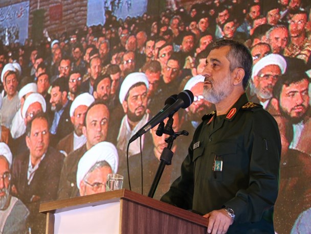 اقتدار امروز ما در حوزه دفاعی و نظامی به واسطه تبعیت از رهبری است / ایران به لحاظ نظامی قدرت اول منطقه است