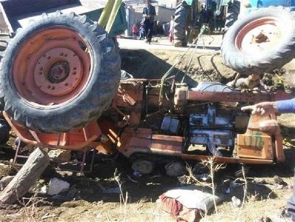 واژگونی تراکتور یک کشته بر جای گذاشت