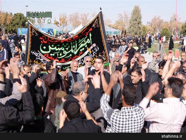 خیمه گاه شهدای گمنام در شاهین شهر میعادگاه عزاداران اربعین حسینی شد