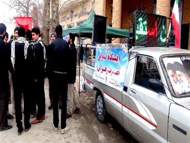 بسیجیان همدانی با برپایی ایستگاه صلواتی به استقبال زائران کربلا رفتند+تصاویر