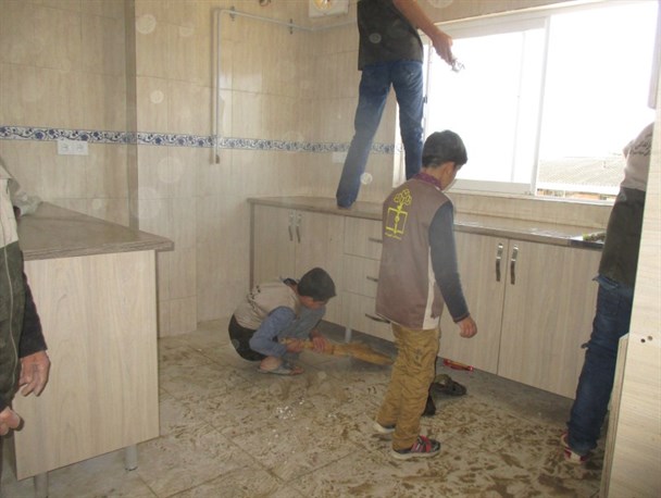 پاکسازی خانه عالم ایلوار یکدانگه توسط بسیجیان+تصاویر