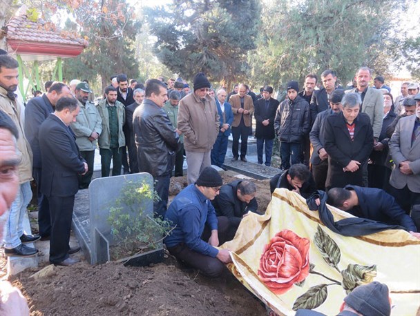 خاکسپاری پیکر مادر شهید زارعی