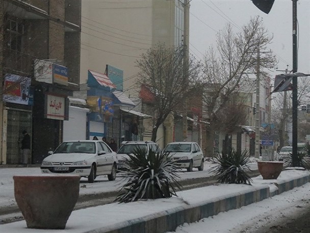 بارش برف در بیست و سومین روز آذر ماه در قروه + تصاویر