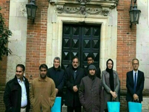 ​سفر دورهمی دولتمردان سیستان و بلوچستان به قلب اروپا/ سلفی با برج ایفل تفریح جدید مسئولین!