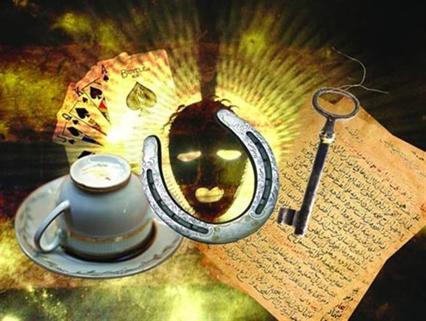 دستگیری کلاهبردار رمال در ارومیه/ انواع کتاب و ابزار سحر و جادو کشف شد