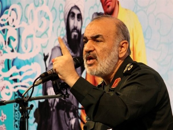 آزادی حلب، یعنی شکست همه استکبار در مقابل پرچم مقاومت اسلامی/ زیر پای دشمن فرش قرمز پهن نمی کنیم