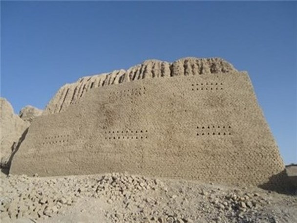 احیا قلعه مهرستان نقش مهمی در جذب گردشگران دارد