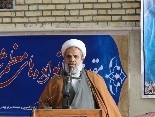 رمز اتحاد جامعه اسلامی اتحاد مذاهب و احزاب دینی است/ هر کجا از فرمایشات مقام معظم رهبری دور شدیم ضرر کردیم