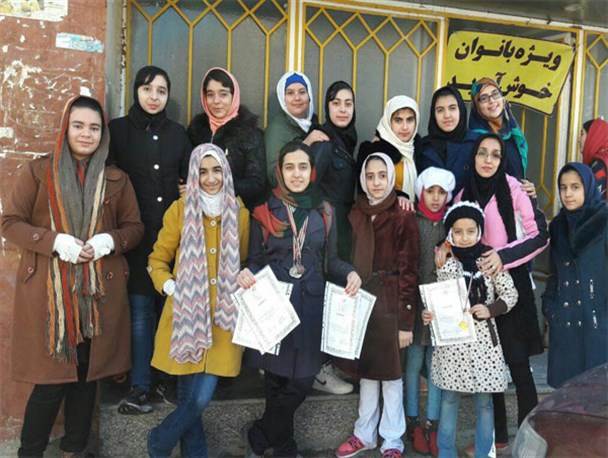 5مدال، سهم شناگران زن تویسرکانی شد