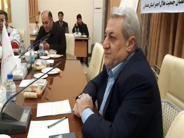 آیین نکوداشت خدمات داوطلبانه در استان همدان/ استاندار به عنوان داوطلب افتخاری صد میلیون تومان برای کمک به نیازمندان اهداء کرد