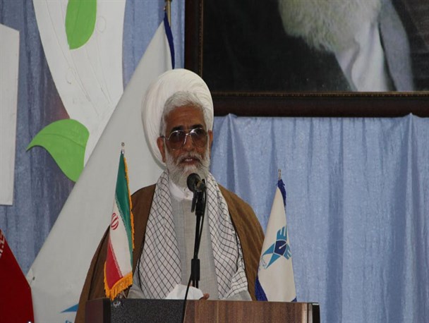 فرهنگ قرآنی کشور را از جزر و مدهای سیاسی و اجتماعی حفظ می کند/ توجه لازم به قرآن در جامعه وجود ندارد