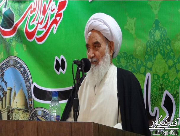 امام خمینی(ره) با رمزگشایی اسلام، انقلاب اسلامی را به ثمر نشاند/ در اسلام ملاک همه چیز قرآن است