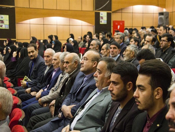 حاشیه نگاری بر همایش «روز شهرستان بهار»