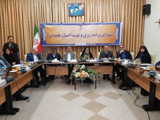 از درِگوشی حرف زدن مدیران در  شورای اداری همدان تا پیدا شدن کلید رئیس جمهور در دستان مسئولین