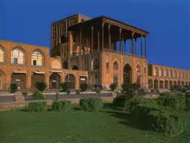طلسم مرمت عالی قاپو شکسته شد
