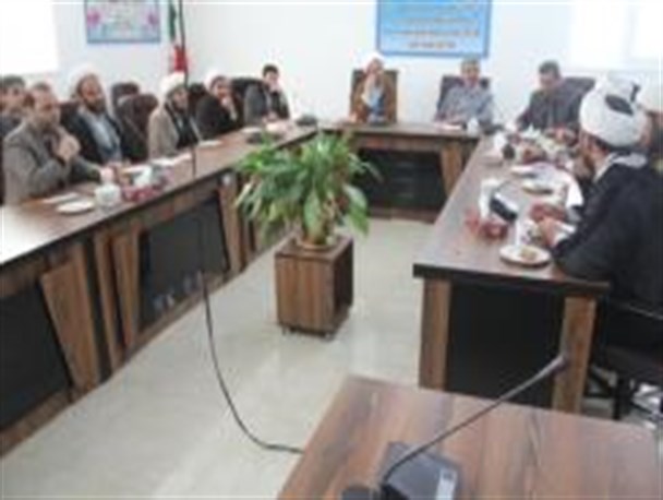 حضور طلاب و روحانیون به عنوان مشاور مذهبی در مدارس دامغان