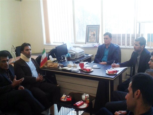 نشست هم اندیشی اتحادیه های اصناف با شهردار قیر