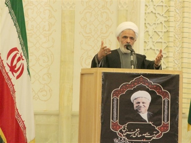 حجت الاسلام هاشمی همواره یار وفادار امام بود / آیت الله هاشمی خدمات ارزنده ای به کشور وانقلاب کرده است