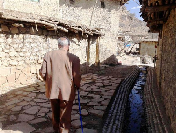 طرح بازسازی روستای هدف کهگیلویه و بویراحمد معلق در هوا /نفس های پایانی بام گردشگری کهگیلویه و بویراحمد/کریک در حال تخریب و مدیران بی تفاوت + تصاویر