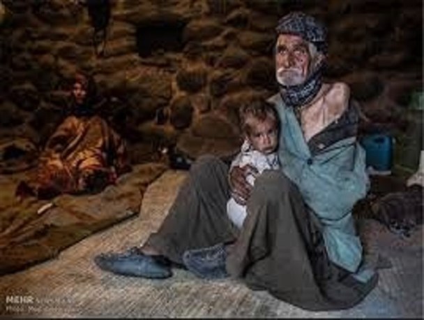 پایه های تریبون پابرهنگان در رسانه ملی لغزان شد