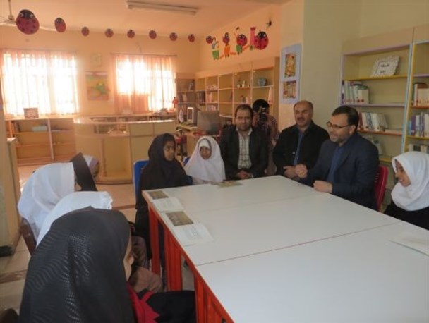 استقبال چشمگیر دانش آموزان میرجاوه از طرح کانون و مدرسه