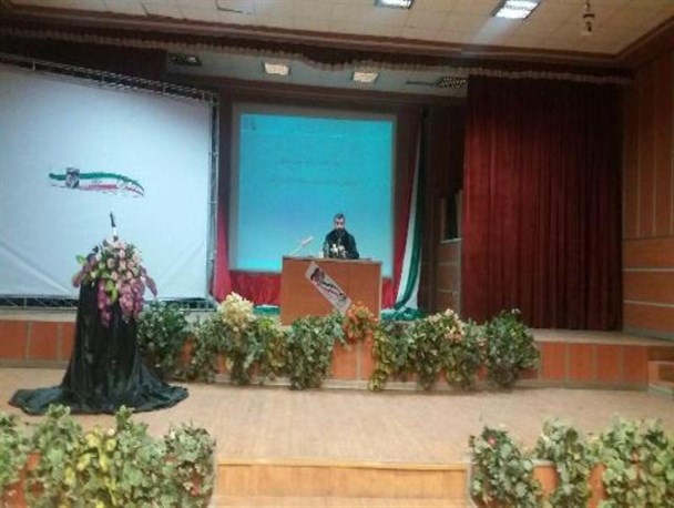فرهنگیان باید سردمدار مطالبات از مسئولان در تمام سطوح باشند