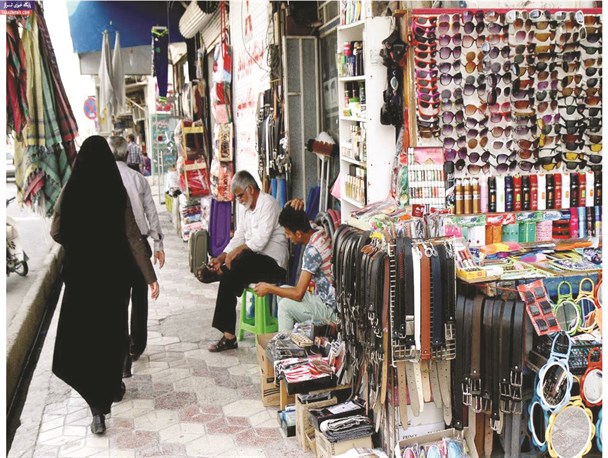 اصناف در سراشیبی ابطال پروانه/وقتی اجناس چینی دست‌فروشان خریدار بیشتری دارد+تصاویر