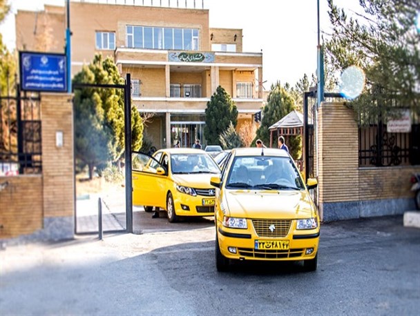 نوسازی ۷۰ درصد از ناوگان حمل‌و نقل عمومی دلیجان/خط تاکسی ویژه گردشگری در این شهرستان راه‌اندازی شد