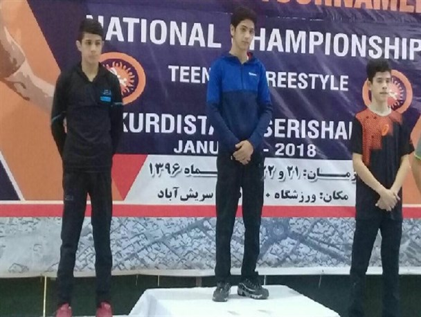 کشتی گیر گلپایگانی مقام اول مسابقات کشتی روستائیان کشور را از آن خود کرد