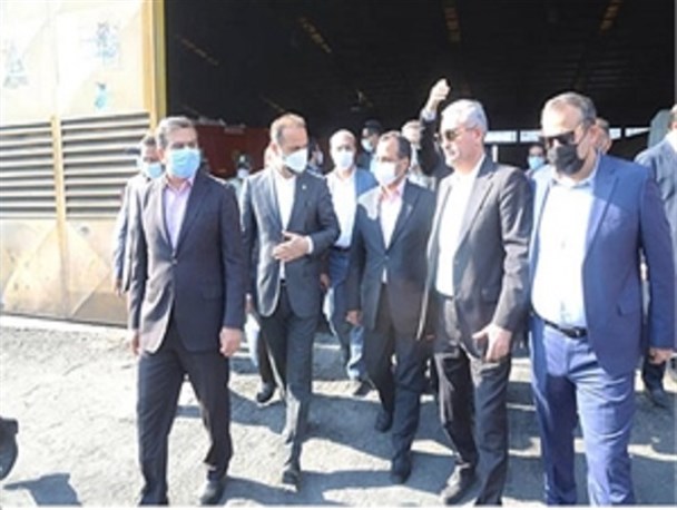 خاندوزی از بندر شهید رجایی بازدید کرد/فعالیت گمرک به عنوان دروازه بان اقتصادی ایران ۲۴ ساعته شود