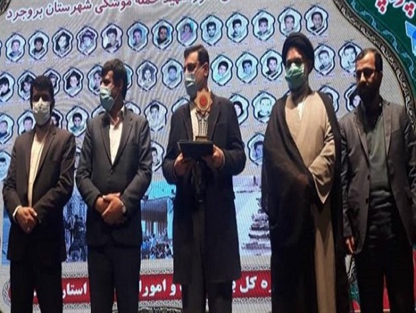 مراسم بزرگداشت ۶۸ شهید دانش آموز در بروجرد برگزار شد