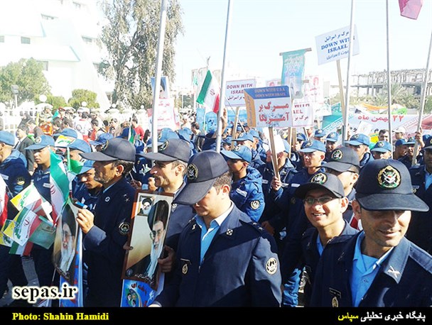 حضور نیروهای مسلح در راهپیمایی 22 بهمن در شهر بوشهر