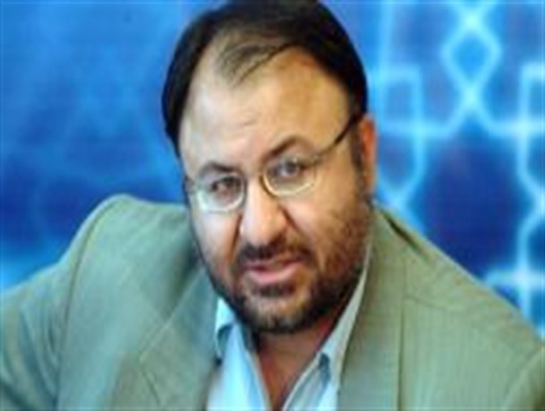 دولت بر تسلیم شدن در برابر آمریکا اعتقاد دارد/ منظور رئیس جمهور از کم سواد خواندن منتقدان بچه های دبستانی است