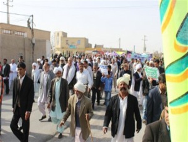 حضور مردم سیستان با لباس های محلی در راهپیمایی ۲۲ بهمن+تصاویر