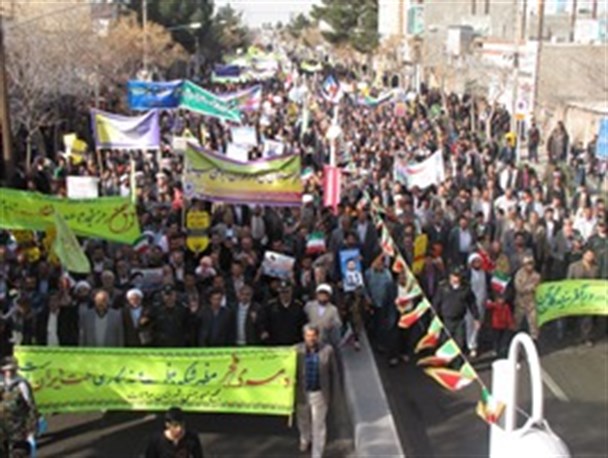 راهپیمایی 22 بهمن در مه ولات با حضور باشکوه مردم برگزار شد