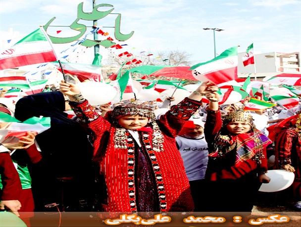 نمایش بصیرت مردم در یوالله ۲۲ بهمن/فریاد های عزت خواهی که در آسمان گنبد طنین انداز شد
