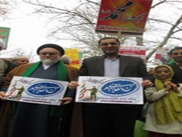 گزارش تصویری / پیوستن مردم و مسئولان شهرستان مینودشت به" کمپین من انقلابیم"