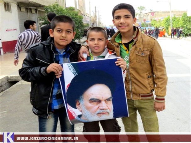 حضور نسل چهارمی های انقلاب در راهپیمایی 22 بهمن کازرون+ تصاویر